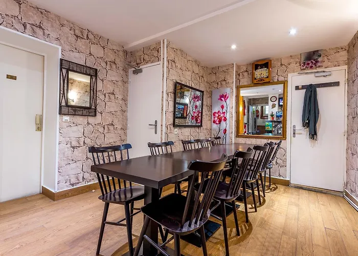 Victory Hotel Galou