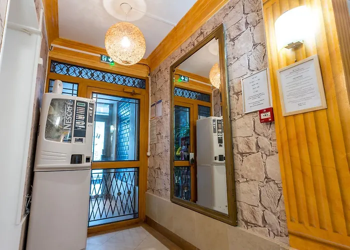Victory Hotel Galou